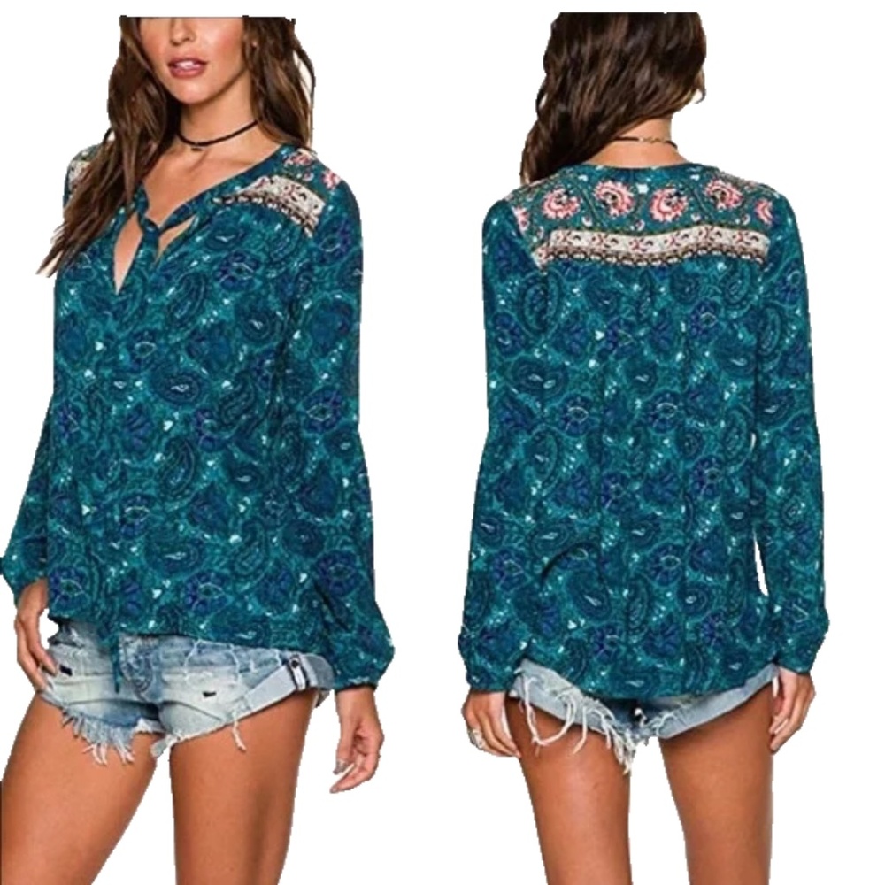 (NWT) Billabong Birds on High Paisley Print Long Sleeve Tie Front V-Neck Top S